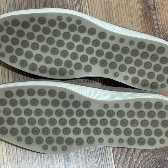 Ecco S-Lite 9/9.5 Men's Gray Slip-On Loafers - Picture 6 of 7